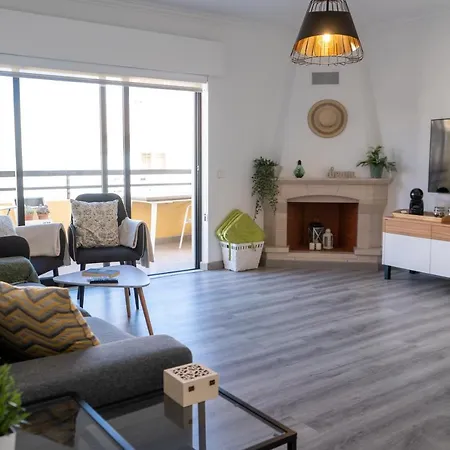 Loft Apartment *